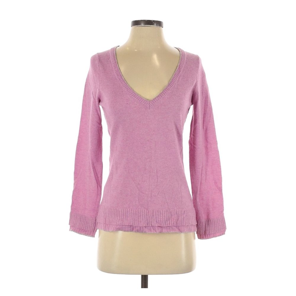 LAST CHANCE—Banana Republic Italian yarn V-neck sweater